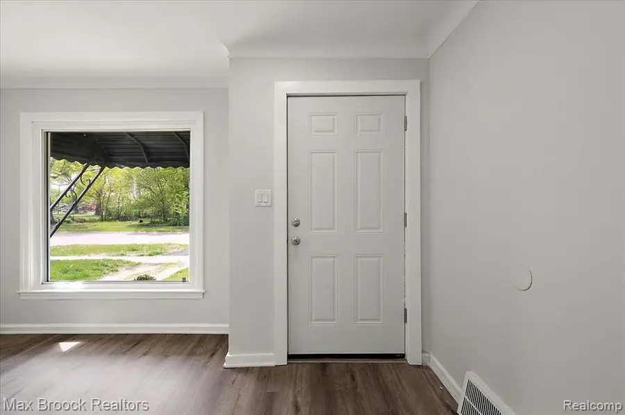 21392 Bethlawn, Ferndale, MI  - Image #2