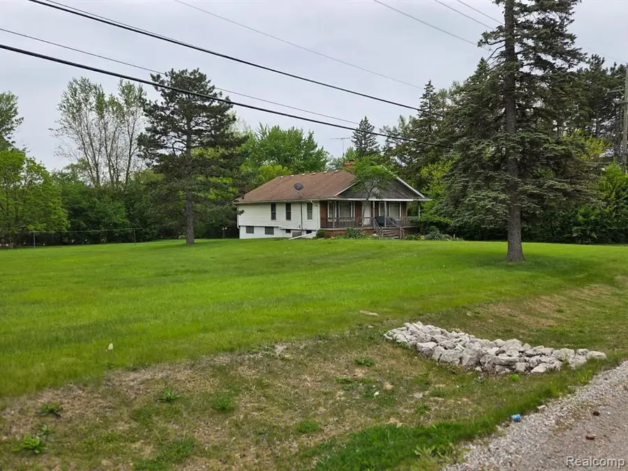 7545 Pontiac Trail, West Bloomfield, MI 48323 - #2