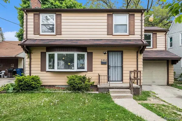 2952 Clement, Flint, MI 