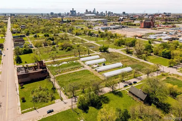 2282 E Kirby, Detroit, MI 48211