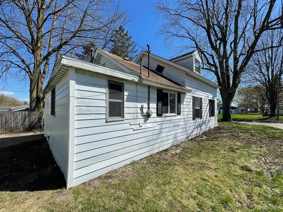 1918 Stanley, Saginaw, MI 48602 - #3