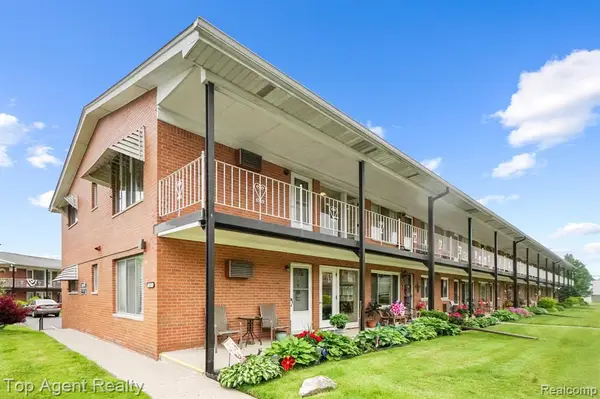 2125 Clawson #207, Royal Oak, MI 