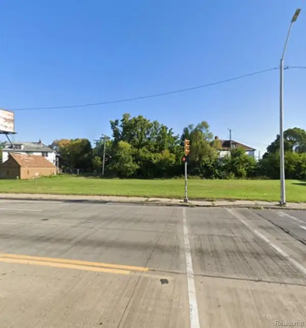 10224 Grand River, Detroit, MI 48204