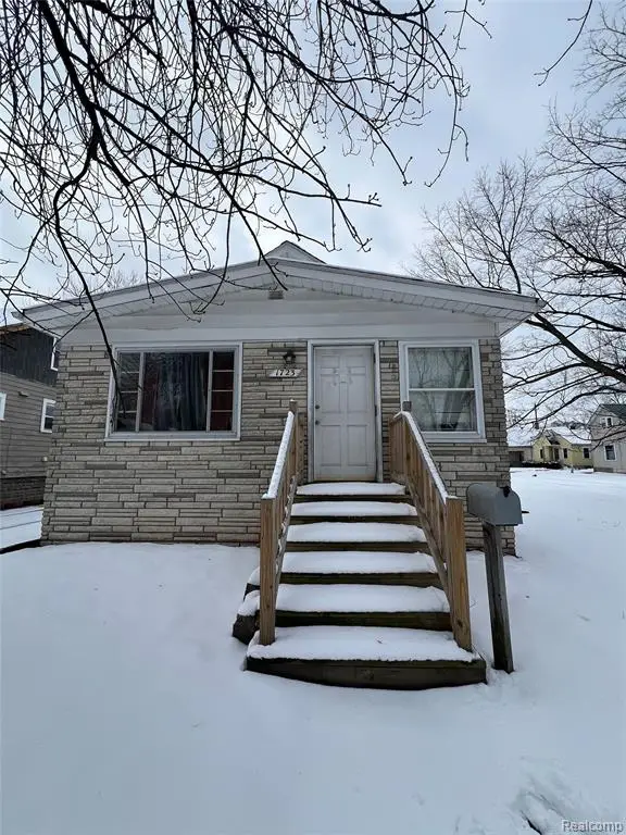 1723 Maine, Saginaw, MI 