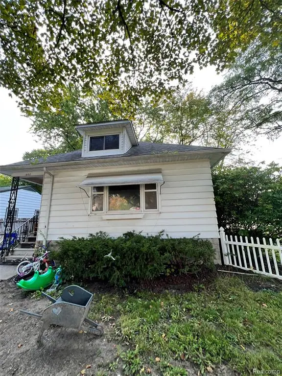 902 N Mason, Saginaw, MI  - Image #1