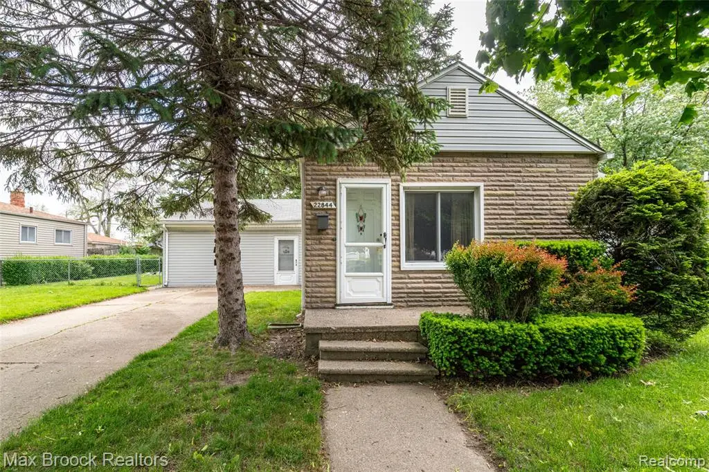 22844 Heussner, Warren, MI  - #1