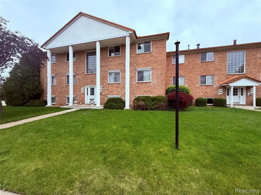 51316 Johns #14, Chesterfield, MI 48047 - Image #2