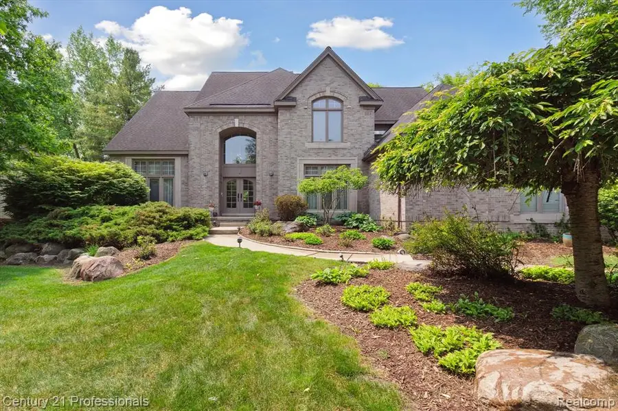 6642 Carlyle, West Bloomfield, MI  - Image #3