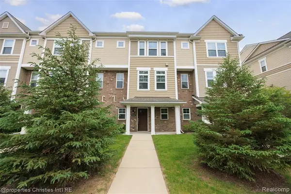 3538 Rochester Rd, Royal Oak, MI 48073