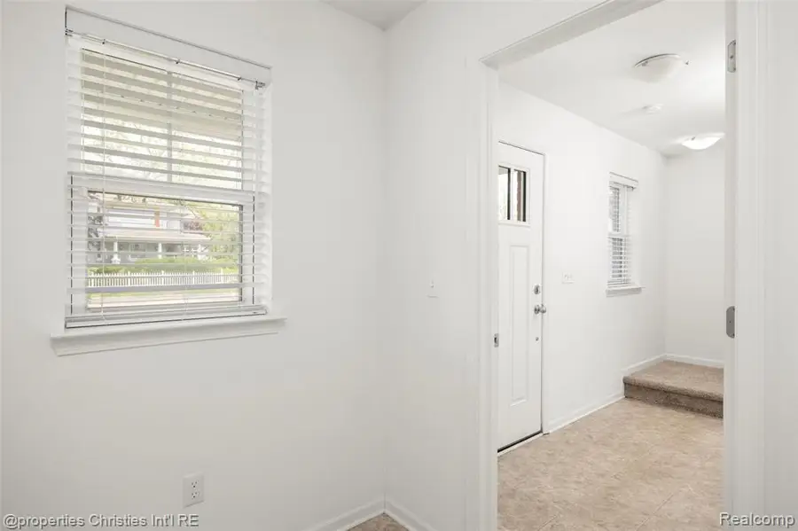3538 Rochester Rd, Royal Oak, MI 48073 - Image #2