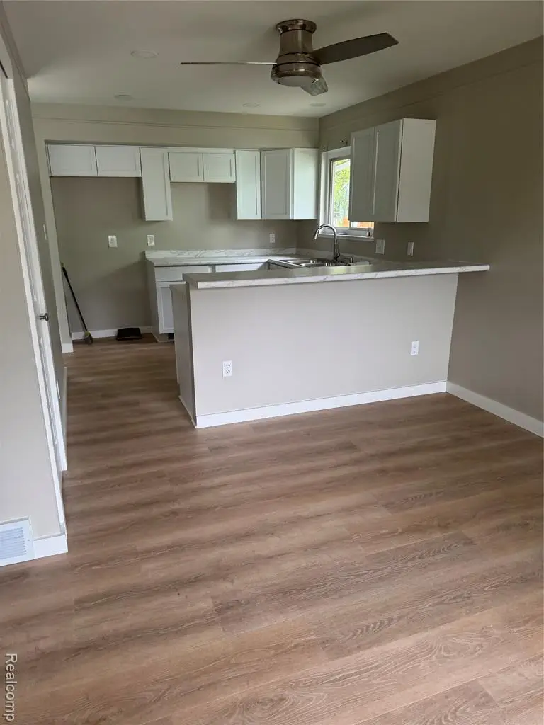 4227 Crooks, Royal Oak, MI  - Image #3