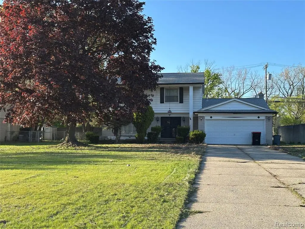 18444 Addison, Southfield, MI  - Image #1