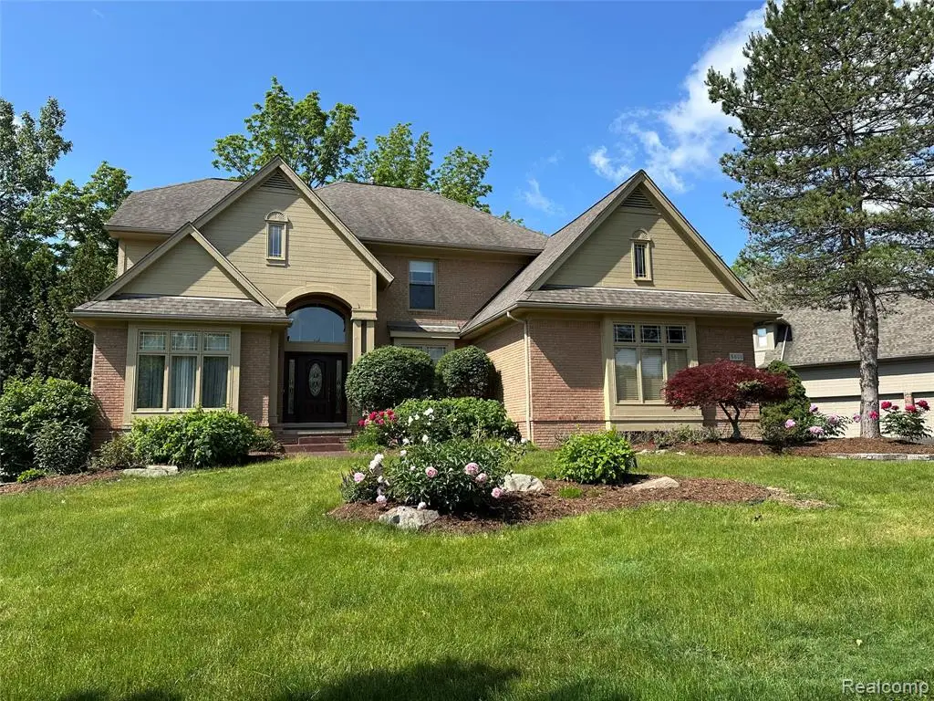 6601 Pembridge Pembridge, West Bloomfield, MI  - Image #1