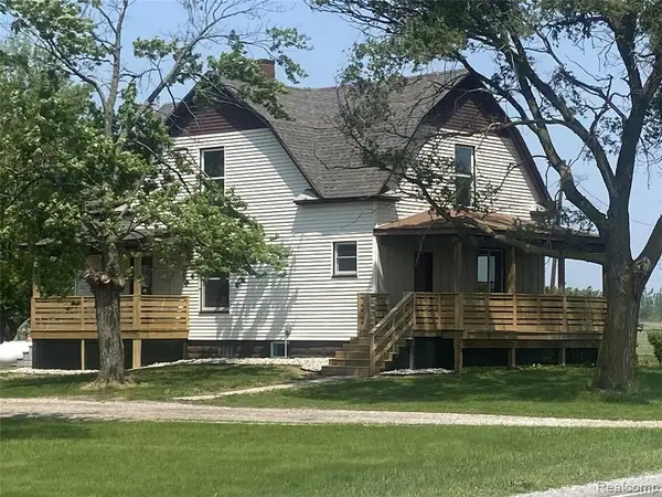 7977 N Portsmouth, Bay City, MI 