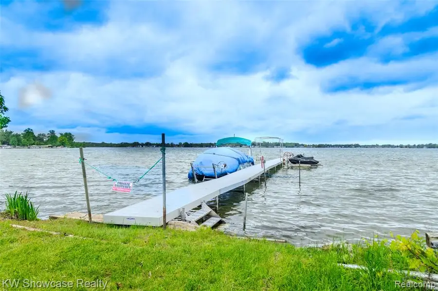 1815 E Lake, Novi, MI  - Image #2