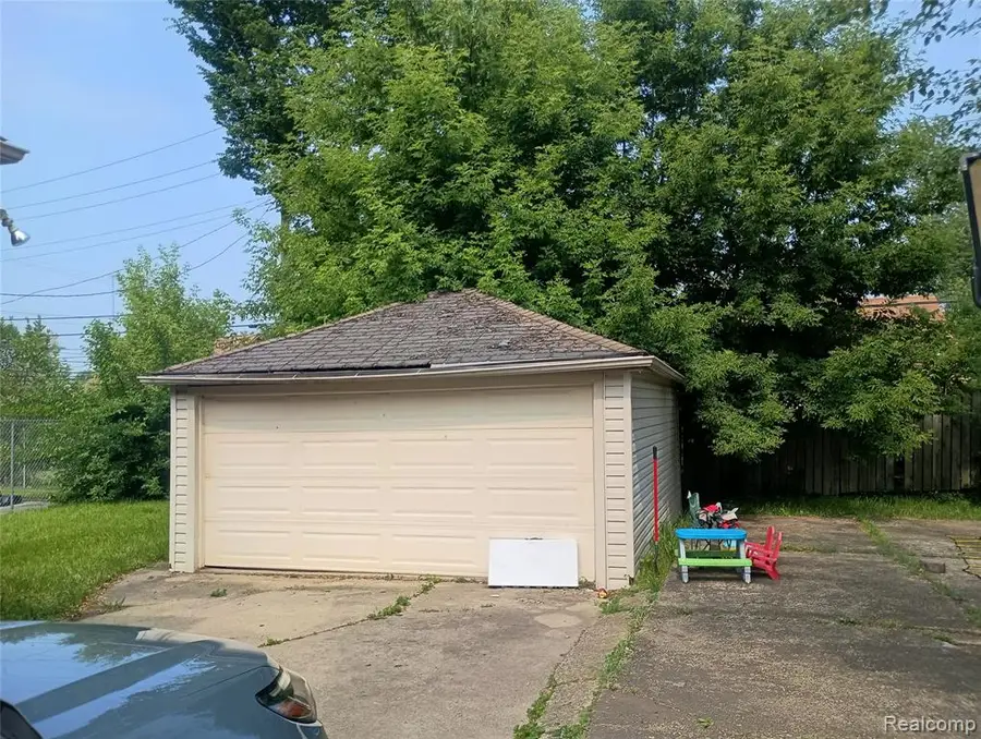 19490 Hubbell, Detroit, MI  - Image #2