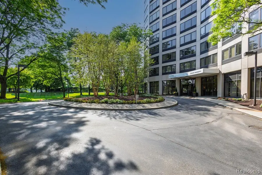 5000 Town #2001, Southfield, MI  - Image #3