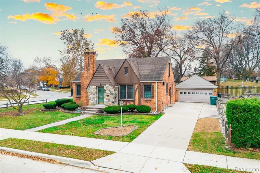 23211 Myrtle, Dearborn, MI  - Image #2