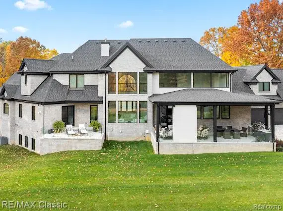 815 N Milford, Milford, MI 48381