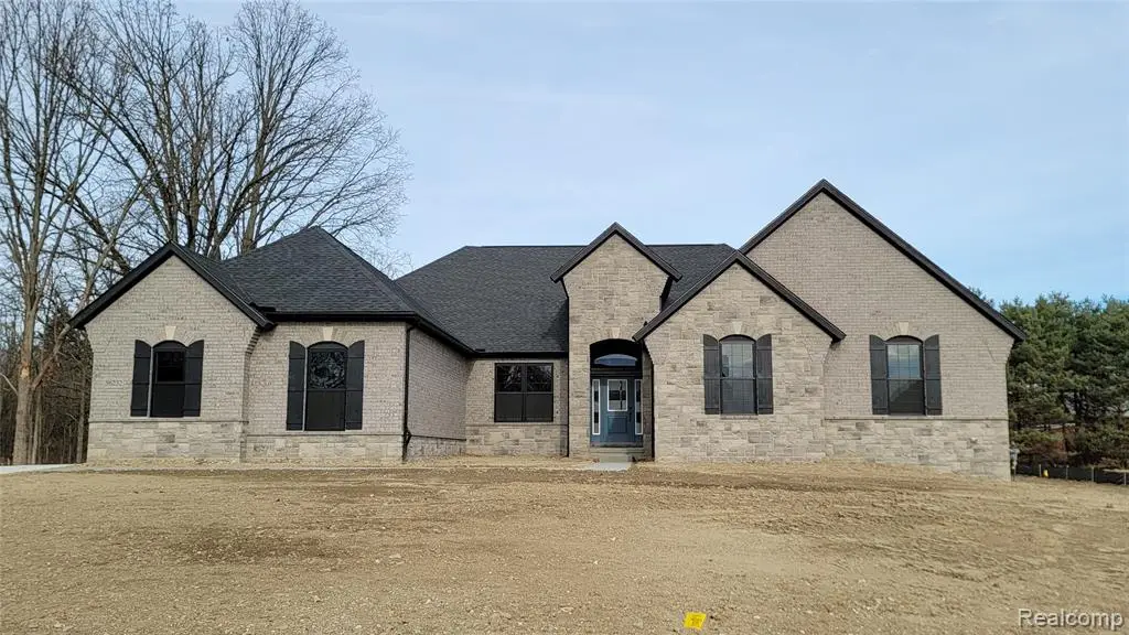 56232 Hickory Creek, New Hudson, MI 48165 - Image #1