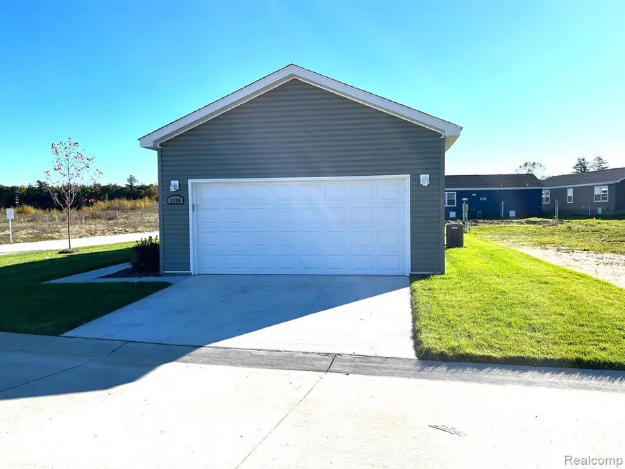 2780 Naples, Lapeer, MI 48446 - Image #2