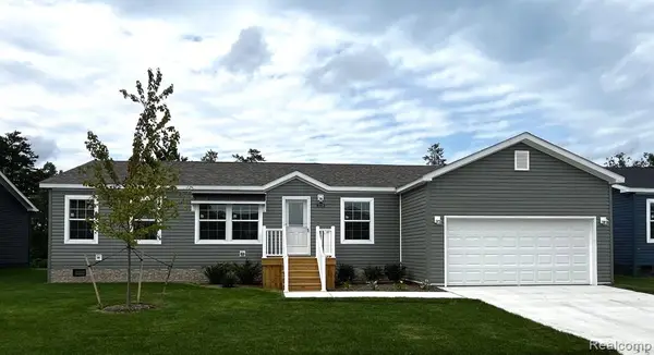 2759 Naples, Lapeer, MI 48446