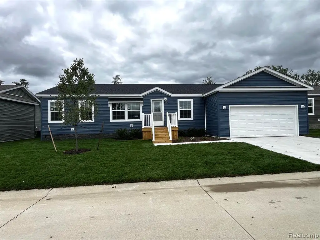 2765 Naples, Lapeer, MI 48446 - Image #1