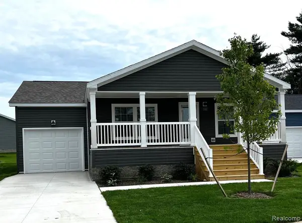 2760 Naples, Lapeer, MI 48446