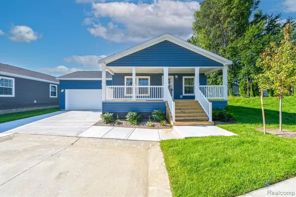 2756 Naples, Lapeer, MI 48446