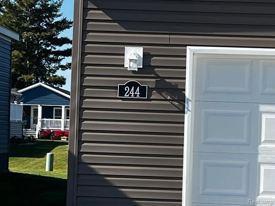 244 Riviera, Lapeer, MI  - Image #3