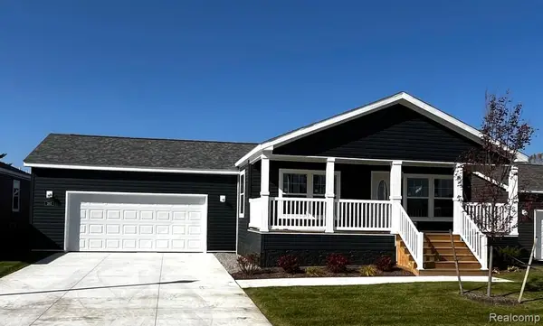 262 Riviera, Lapeer, MI 