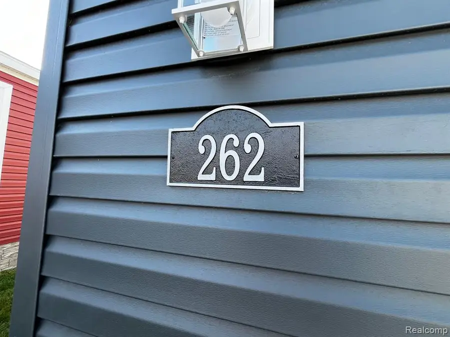 262 Riviera, Lapeer, MI  - Image #3
