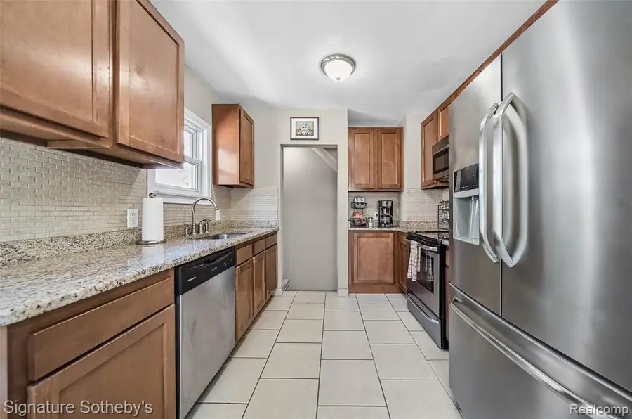 1820 Guthrie, Royal Oak, MI  - #3