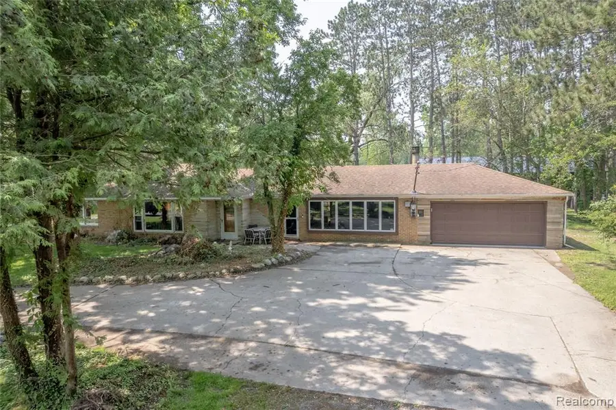 8780 Dixie, Birch Run, MI  - Image #3