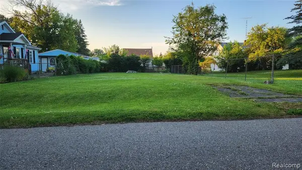 1497 Williamson E Williamson, Burton, MI 48529