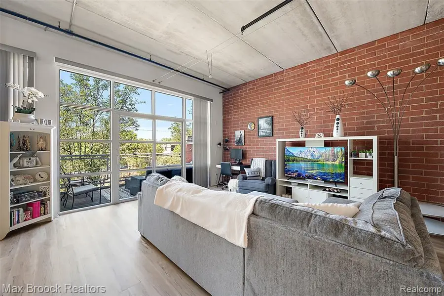 322 E Harrison #18, Royal Oak, MI  - Image #3