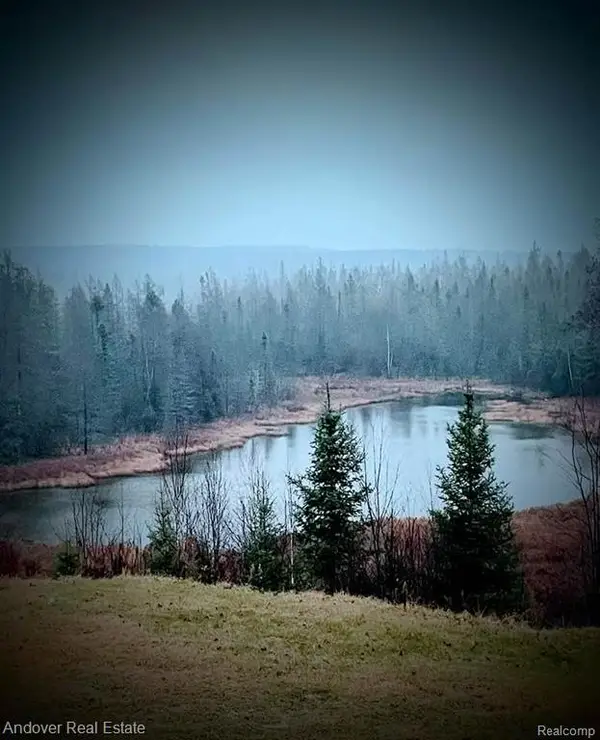 7968 Herzog, Iron Mountain, MI 49801