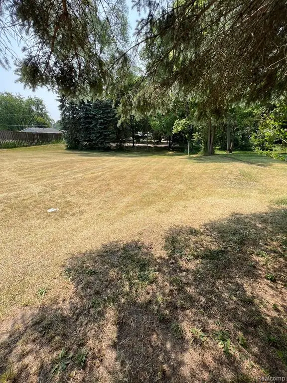 0 Livingston, Pinckney, MI  - Image #2