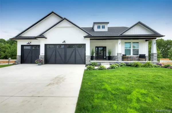 MOH 60 Birkdale, Howell, MI 48843