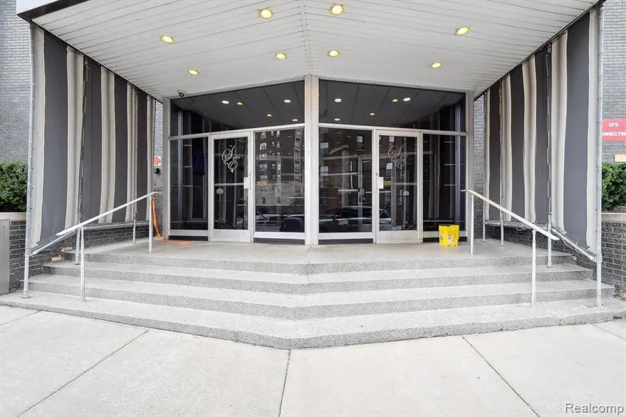 8200 E Jefferson #1202, Detroit, MI 48214 - Image #2