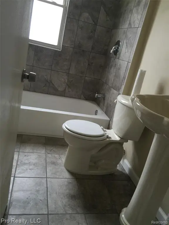 1044 Cloverlawn, Lincoln Park, MI 48146 - #2