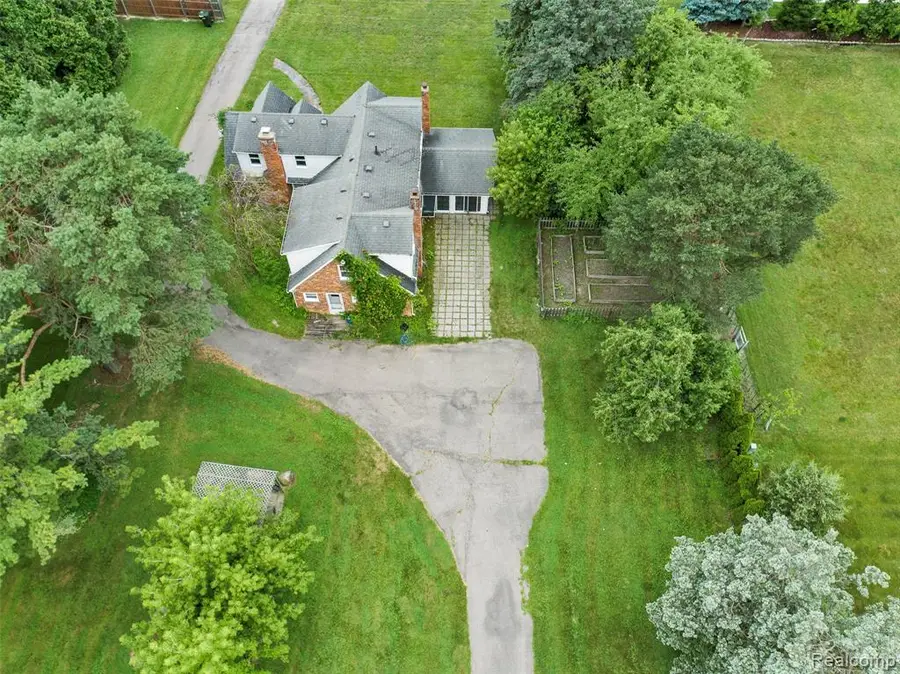 42192 Dequindre, Sterling Heights, MI 48314 - #3