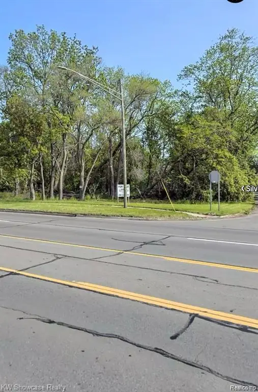 2830 Dixie, Waterford, MI  - Image #3