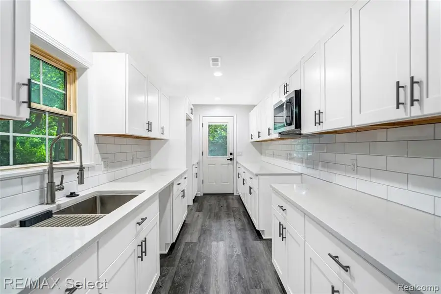 9353 Old Lee, Brighton, MI  - Image #3