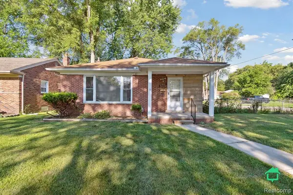 23161 Gardner, Oak Park, MI 
