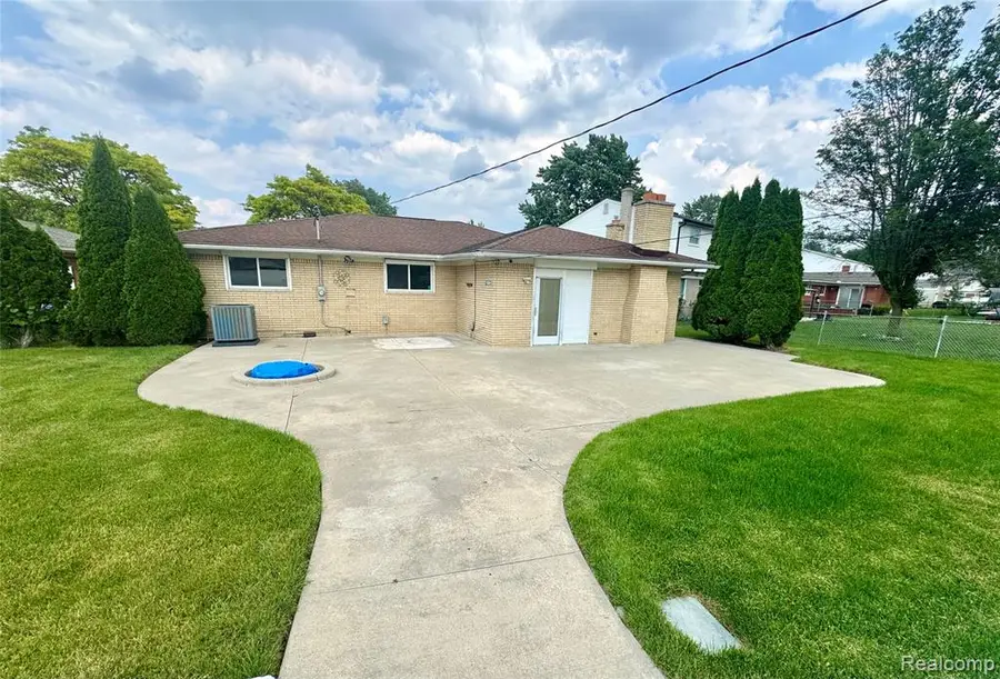 33555 Groth, Sterling Heights, MI 48312 - #3