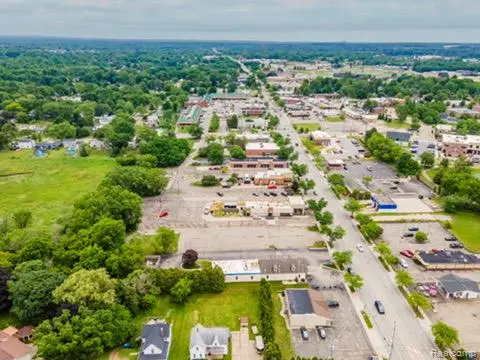 11319 S Saginaw, Grand Blanc, MI 48439 - #3