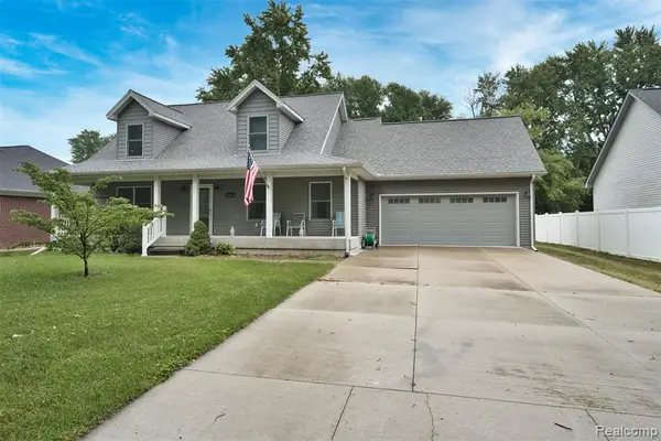 38524 Pineridge, Harrison Twp, MI 48045