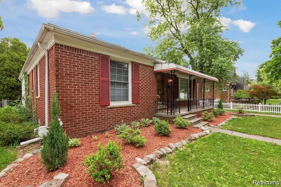 11410 Auburndale, Livonia, MI  - Image #2