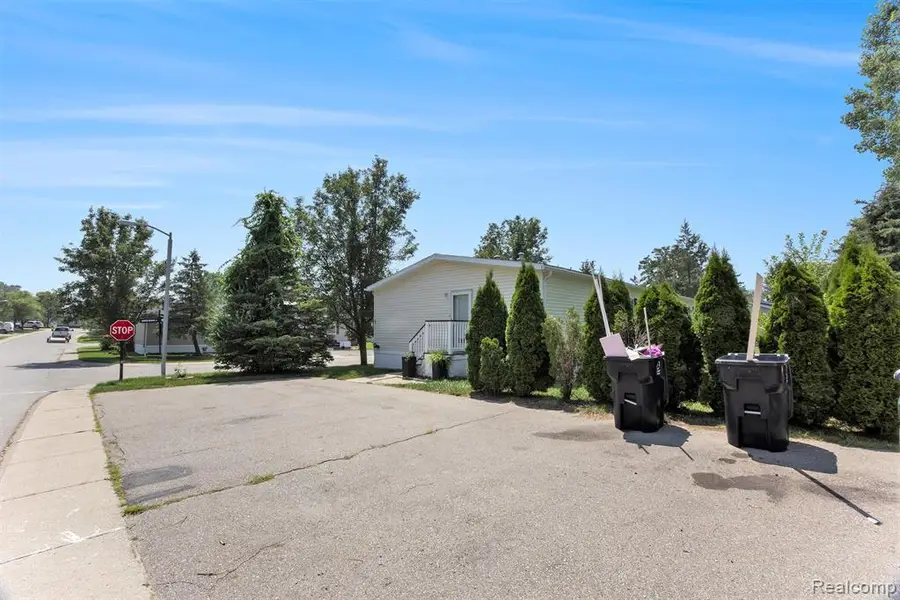 116 South, Oxford, MI  - Image #3